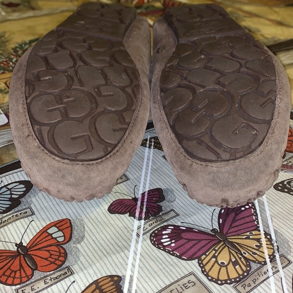 Ugg Australia  Ansley Women's Slippers US 6 Dolphin Sheepskin Moccasin. Used. - Picture 11 of 12